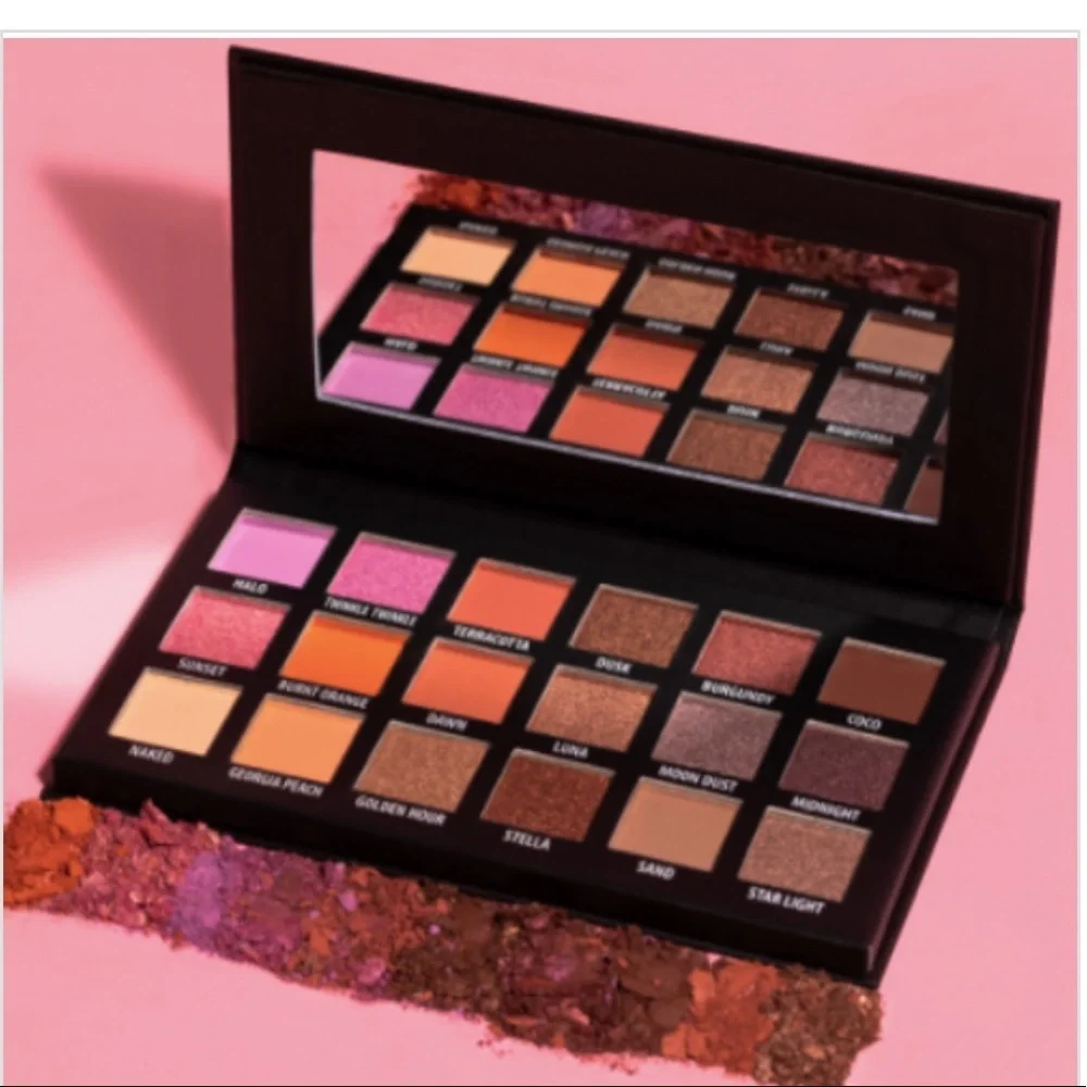 KAB‎ Cosmetics day + night eyeshadow palette brand new in box